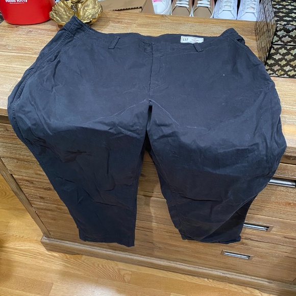 Gap Black Downtown Khaki’s - Picture 1 of 4